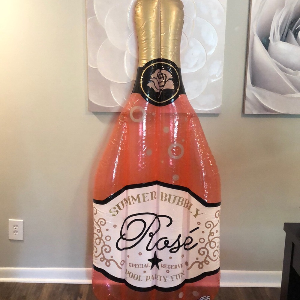 Rosé party float